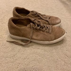 kenneth cole women’s low top sneakers